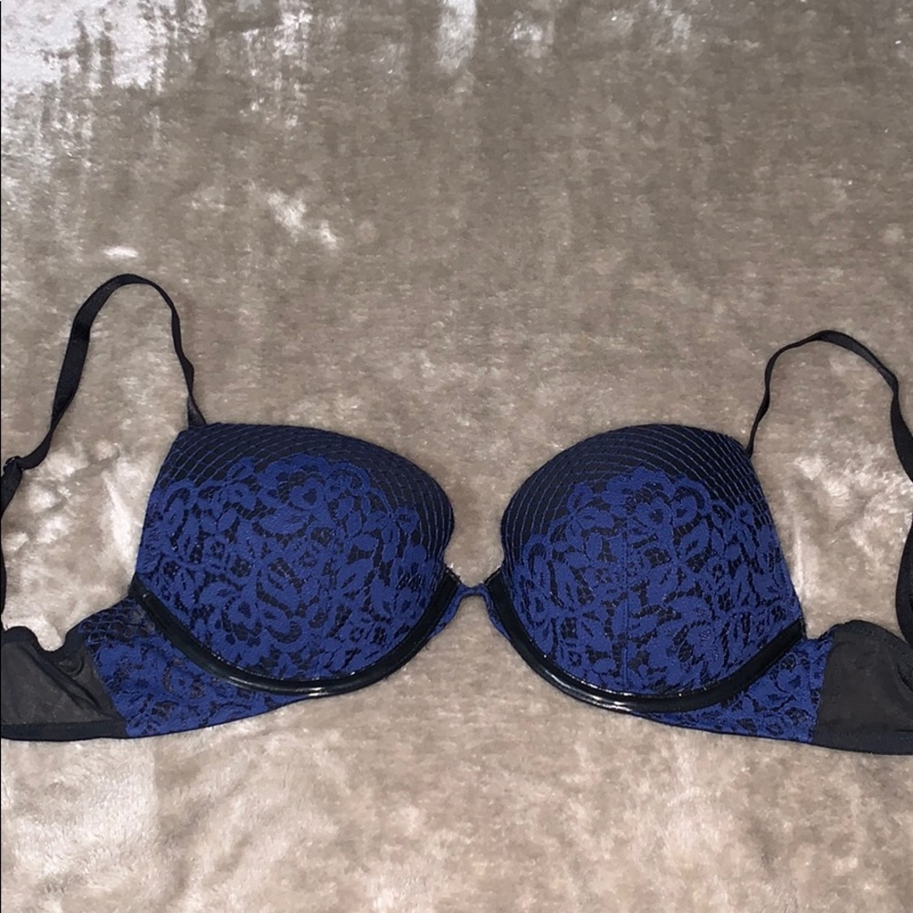 Victoria’s Secret 32D black and blue lace bra